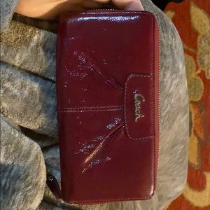 Coach Vintage Ladies Large  Burgundy zipper Wallet